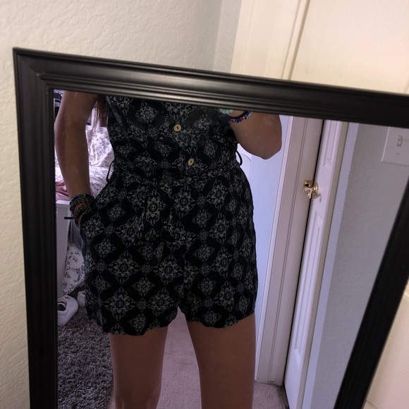 Staccato Floral Romper - Picture 5 of 7